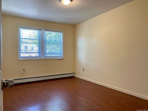 549 Bolton Ave, Bronx NY  10473-2901 exterior