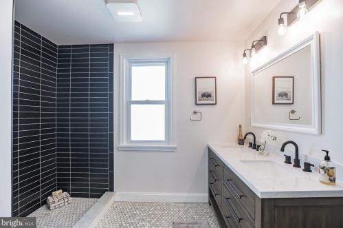 365 Daly St, Philadelphia PA  19148-3306 exterior