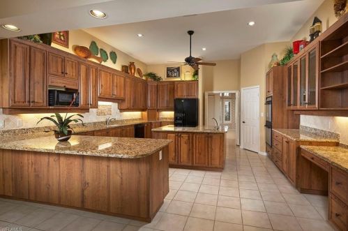 205 Monterey Dr, Naples FL 34119-4621 exterior