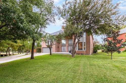 500 Ginkgo Cir, Irving TX  75063-8462 exterior