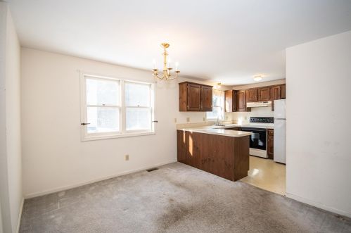 17 Frd Lndg Dr, Dover NH 03820-4552 exterior