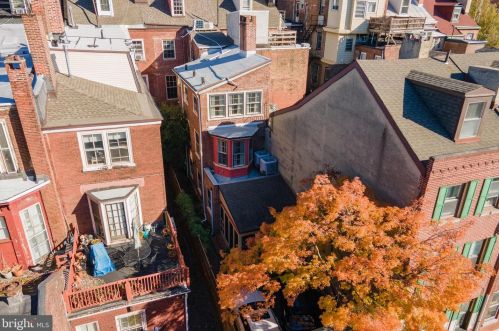 1016 Clinton St, Philadelphia PA 19107-6017 exterior