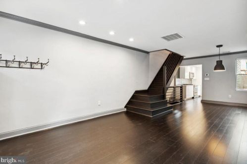 2446 Cedar St, Philadelphia PA  19125-3019 exterior