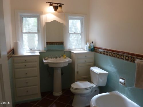 636 5 St, Oxnard CA 93030-6520 exterior