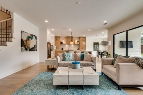 8518 Glencrest Ln, Dallas TX  75209-2632 exterior