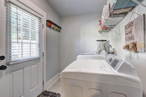 1401 Forrest Ave, Atlanta GA 30344-2709 exterior