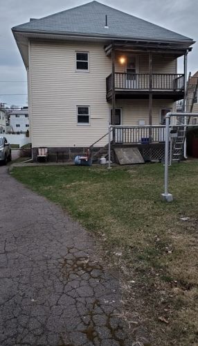 35 Dysart St, Quincy, MA 02169-6701