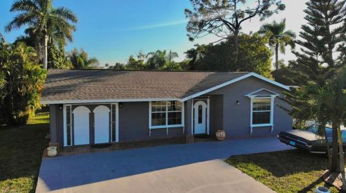 5230 Dixie Dr, Naples, FL 34113-7648