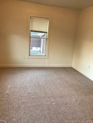 92 Smith St, Derby CT 06418-1220 exterior