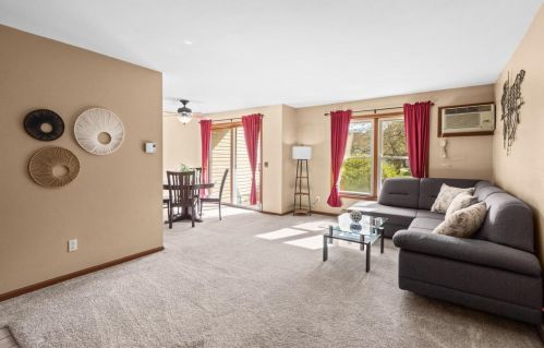 6742 Park Ridge Dr, Madison, WI 53719-2245