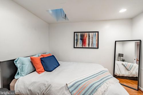 1513 Iseminger St, Philadelphia PA  19147-6215 exterior