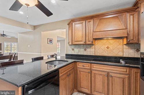 33 Wyncroft Dr, Media PA 19063-4842 exterior