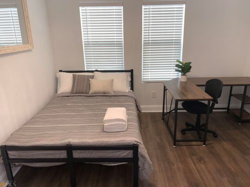 2062 Detroit Ave, Atlanta GA  30314-1105 exterior