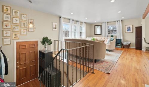 5608 Helmsdale Ln, Alexandria VA 22315-4137 exterior