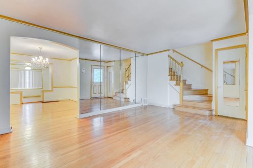 8748 Dorchester Ave, Chicago IL 60619-7010 exterior