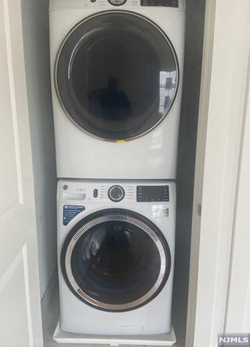 298 Walnut St, Newark NJ 07105-1717 exterior