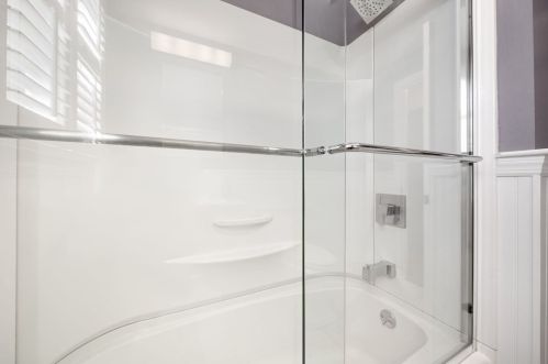 32 Hall Pl, Quincy MA 02169-4025 exterior