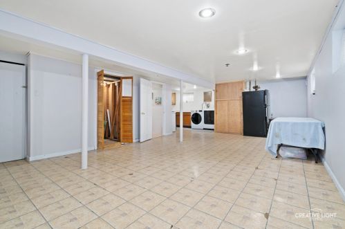 3636 69 St, Chicago IL 60629-4202 exterior