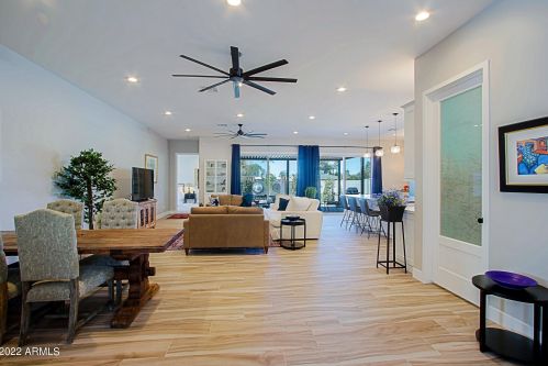 4226 42nd St, Phoenix AZ  85018-4208 exterior