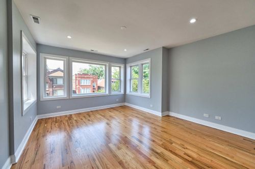 6345 Artesian Ave, Chicago IL  60659-1921 exterior