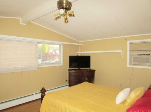 36 Belmont Ave, Windsor CT  06095-3335 exterior