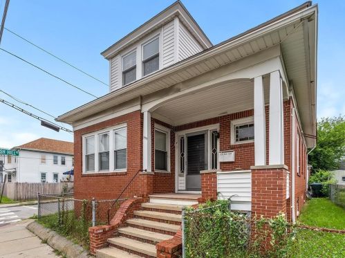 535 Manton Ave, Providence RI 02909-5616 exterior