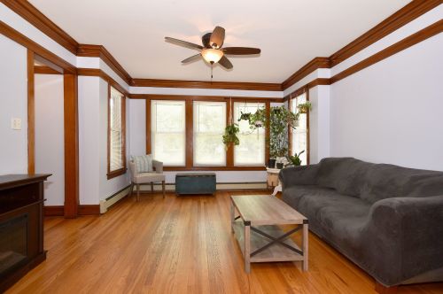 5342 Addison St, Chicago, IL 60641-3356