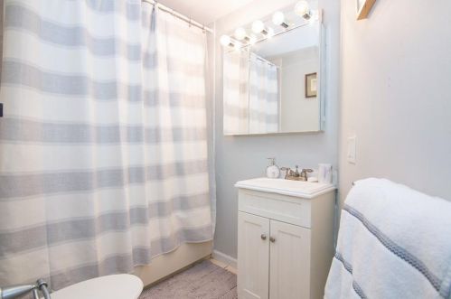 173 Congdon St, Providence RI 02906-1408 exterior