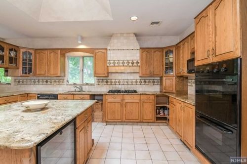 176 Chestnut St, Demarest NJ 07627-1035 exterior