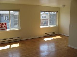 372 Aloha St, Seattle WA  98109-3779 exterior