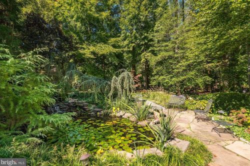 9821 Avenel Farm Dr, Rockville MD  20854-5414 exterior