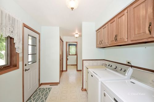 810 Bunker St, Bull Valley IL 60098-3941 exterior