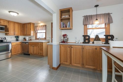 200 Island Pond Rd, Springfield MA 01118-1034 exterior