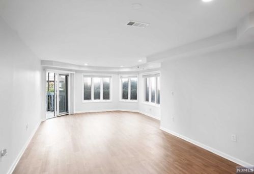 303 Rutledge Ct, Edgewater NJ  07020-1660 exterior