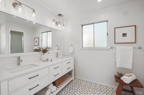 85 Shelley Dr, Mill Valley CA 94941-1579 exterior