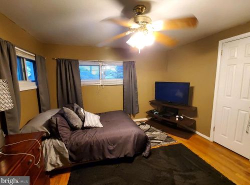 215 Ridgely Rd, Glen Burnie MD 21061-4513 exterior