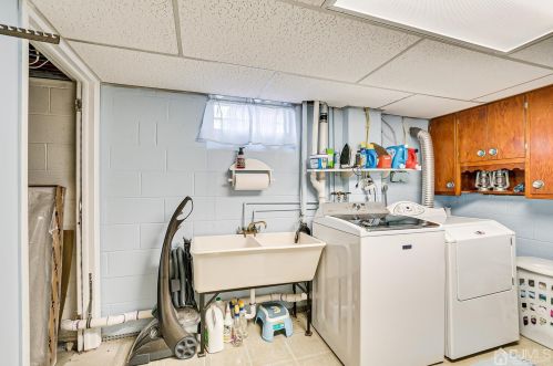 57 Barton St, Edison NJ 08837-2855 exterior