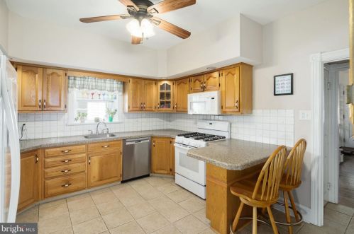 44 Linden Ave, Tavistock NJ 08033-2542 exterior