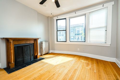 3438 Halsted St, Chicago, IL 60657-2424