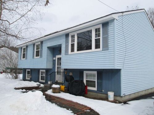 59 Chandler St, Concord, NH 03303-1201