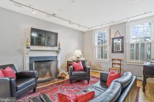 325 Patrick St, Alexandria VA 22314-2443 exterior