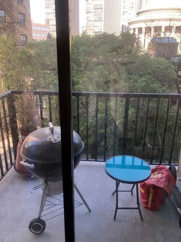 2740 Pine Grove Ave, Chicago IL  60614-6110 exterior