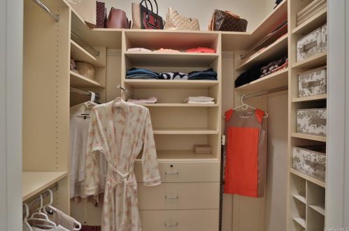 17 Caruso Pl, Armonk NY 10504-1366 exterior