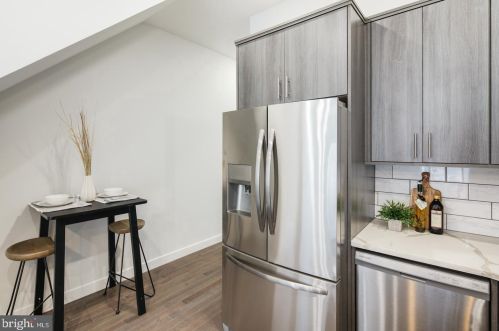 2120 Franklin St, Philadelphia PA 19133-2107 exterior