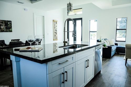 4040 58 Ave, Naples FL 34120-2656 exterior