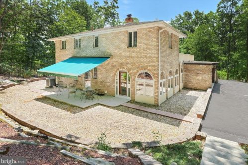 799 Laurel Wood Ln, Hanover PA 17331-6868 exterior