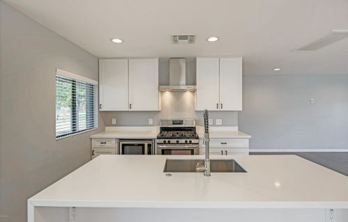 2928 18 Ave, Phoenix AZ 85015-5247 exterior