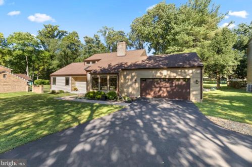 15025 Snowden Dr, Silver Spring, MD 20905-5662