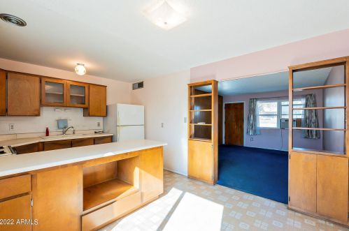 1221 Cinnabar Ave, Phoenix AZ 85020-1816 exterior