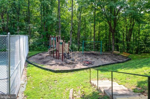 11907 Bargate Ct, Rockville MD 20852-4117 exterior